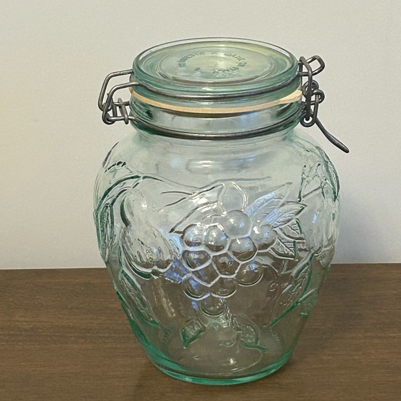 HERMETIC GREEN TINT GLASS FRUIT EMBOSSED CANISTER & WIRE BAIL LID MADE IN ITALY - Picture 4 of 9